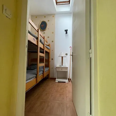 Apartment Rare 2 Bedroom With Private On Annecy